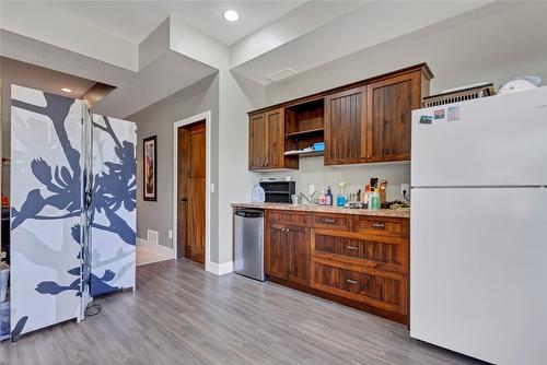 12775 Shoreline Drive, Lake Country, BC - Indoor Photo Showing Kitchen