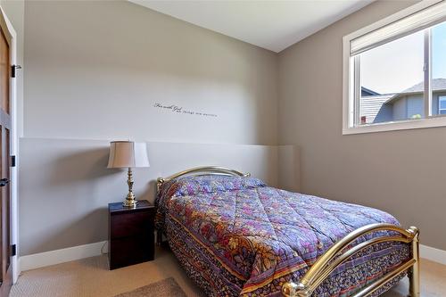 12775 Shoreline Drive, Lake Country, BC - Indoor Photo Showing Bedroom