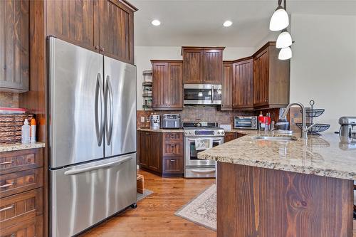 12775 Shoreline Drive, Lake Country, BC - Indoor Photo Showing Kitchen With Stainless Steel Kitchen With Double Sink With Upgraded Kitchen