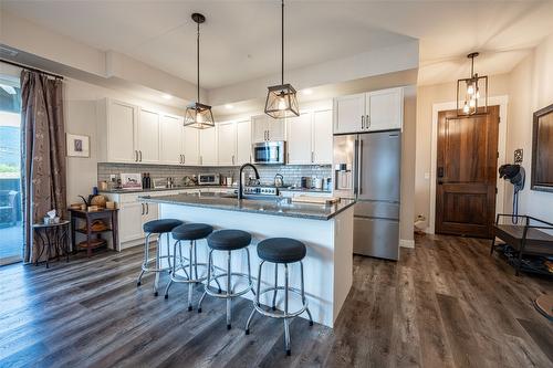 206-3255 Okanagan Street, Armstrong, BC - Indoor Photo Showing Kitchen With Stainless Steel Kitchen With Upgraded Kitchen