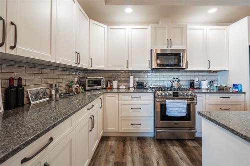 206-3255 Okanagan Street, Armstrong, BC - Indoor Photo Showing Kitchen With Upgraded Kitchen