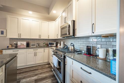 206-3255 Okanagan Street, Armstrong, BC - Indoor Photo Showing Kitchen With Upgraded Kitchen