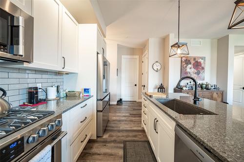 206-3255 Okanagan Street, Armstrong, BC - Indoor Photo Showing Kitchen With Stainless Steel Kitchen With Upgraded Kitchen