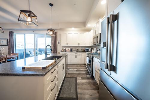 206-3255 Okanagan Street, Armstrong, BC - Indoor Photo Showing Kitchen With Upgraded Kitchen