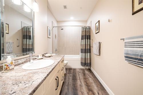 206-3255 Okanagan Street, Armstrong, BC - Indoor Photo Showing Bathroom