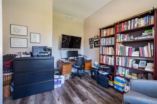 206-3255 Okanagan Street, Armstrong, BC - Indoor Photo Showing Office