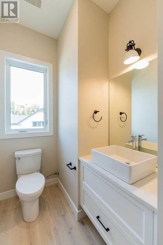 1550 Union Road Unit# 27, Kelowna, BC - Indoor Photo Showing Bathroom