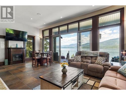 5581 Eagle Bay Road Unit# 8, Eagle Bay, BC - Indoor Photo Showing Living Room With Fireplace