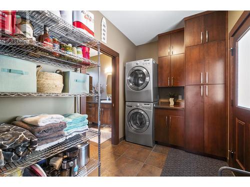 5581 Eagle Bay Road Unit# 8, Eagle Bay, BC - Indoor Photo Showing Laundry Room