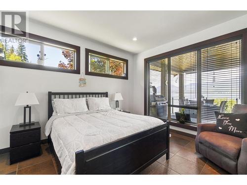 5581 Eagle Bay Road Unit# 8, Eagle Bay, BC - Indoor Photo Showing Bedroom