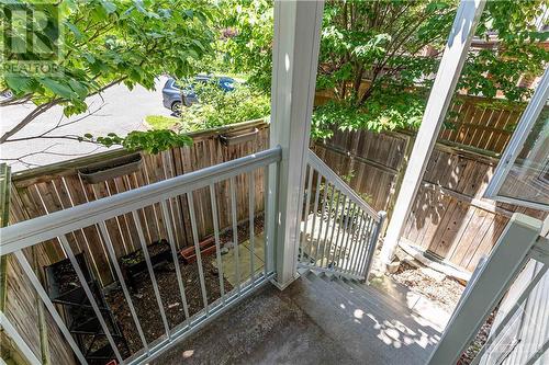 Fenced in backyard - 292 London Terrace, Ottawa, ON - Outdoor