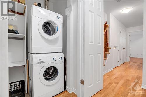 292 London Terrace, Ottawa, ON - Indoor Photo Showing Laundry Room