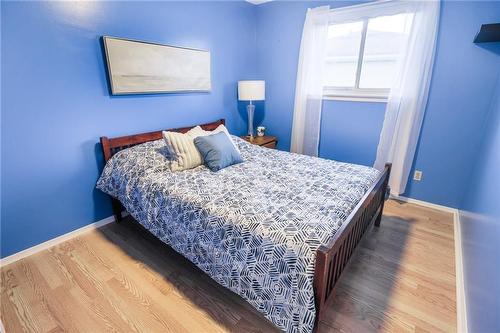 1817 Bonnymede Drive, Mississauga, ON - Indoor Photo Showing Bedroom