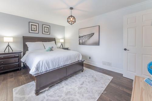 1204 Clarkson Rd N, Mississauga, ON - Indoor Photo Showing Bedroom