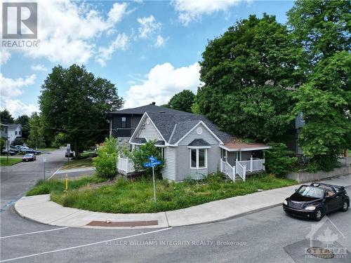 846 St Laurent Boulevard, Ottawa, ON 