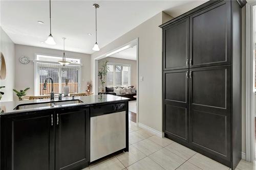 115 Matteo Trail, Hamilton, ON - Indoor Photo Showing Kitchen With Upgraded Kitchen