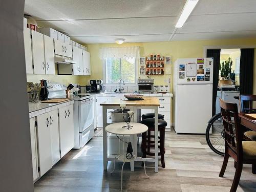 418 Webber Road, Clearwater, BC - Indoor Photo Showing Kitchen