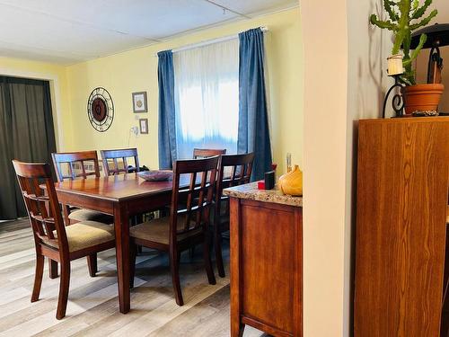 418 Webber Road, Clearwater, BC - Indoor Photo Showing Dining Room