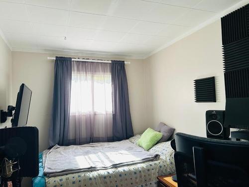 418 Webber Road, Clearwater, BC - Indoor Photo Showing Bedroom