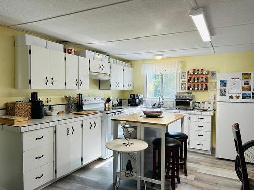 418 Webber Road, Clearwater, BC - Indoor Photo Showing Kitchen