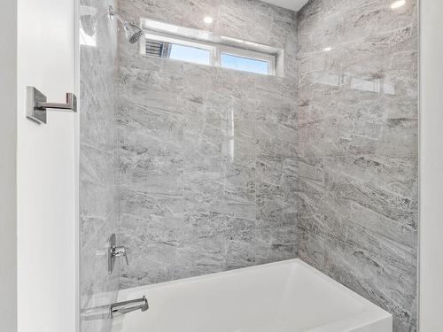 808 Crestline Street, Kamloops, BC - Indoor Photo Showing Bathroom