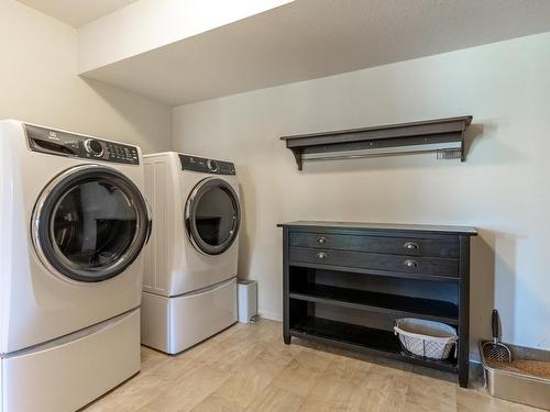 5303 Ronde Lane, Kamloops, BC - Indoor Photo Showing Laundry Room