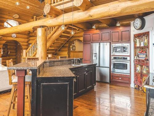 2439 Fairways Drive, Kamloops, BC - Indoor Photo Showing Kitchen