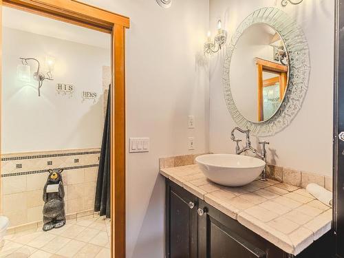 2439 Fairways Drive, Kamloops, BC - Indoor Photo Showing Bathroom