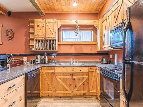 2439 Fairways Drive, Kamloops, BC - Indoor Photo Showing Kitchen With Double Sink