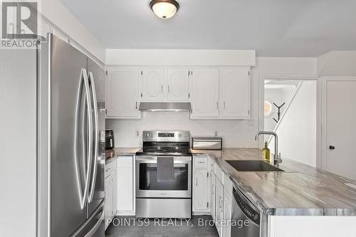 123 Acorn Crescent, London, ON - Indoor Photo Showing Kitchen With Upgraded Kitchen