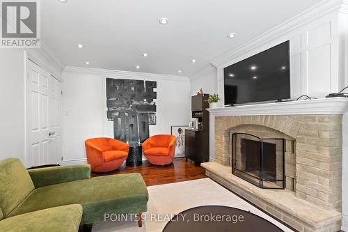 123 Acorn Crescent, London, ON - Indoor Photo Showing Living Room With Fireplace