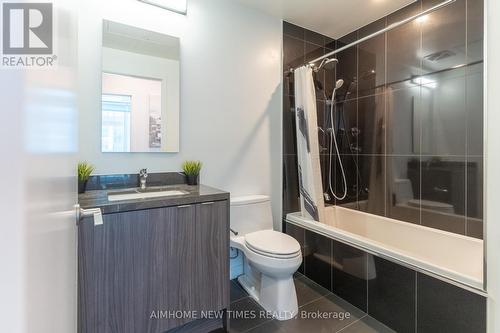 5307 - 125 Blue Jays Way, Toronto C01, ON - Indoor Photo Showing Bathroom