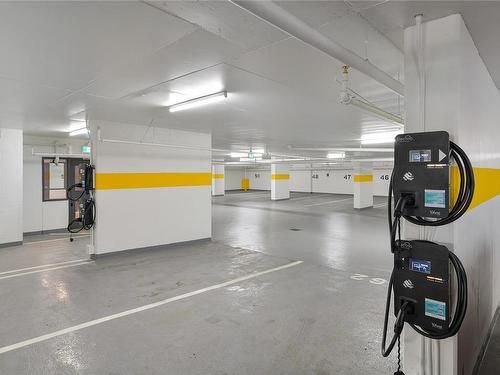 416-1628 Store St, Victoria, BC - Indoor Photo Showing Garage