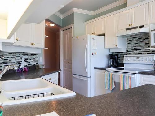 211-405 Quebec St, Victoria, BC - Indoor Photo Showing Kitchen