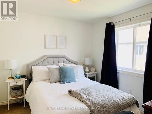 9 Tolton Drive, Guelph (Pine Ridge), ON - Indoor Photo Showing Bedroom