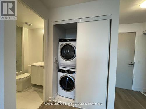 7702 - 55 Cooper Street, Toronto, ON - Indoor Photo Showing Laundry Room