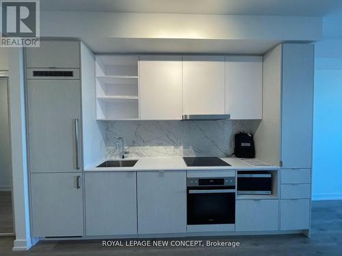 7702 - 55 Cooper Street, Toronto, ON - Indoor Photo Showing Kitchen