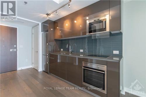 1606 - 199 Slater Street, Ottawa, ON - Indoor Photo Showing Kitchen With Upgraded Kitchen