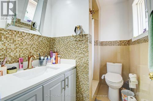 4 Chadwick Street, Brampton (Fletcher'S West), ON - Indoor Photo Showing Bathroom