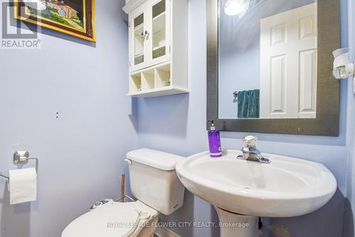 4 Chadwick Street, Brampton (Fletcher'S West), ON - Indoor Photo Showing Bathroom