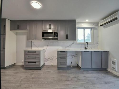 Kitchen - 2730 27E Avenue, Laval (Laval-Ouest), QC - Indoor Photo Showing Kitchen