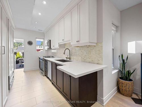 706 Manning Ave, Toronto, ON - Indoor Photo Showing Kitchen With Upgraded Kitchen