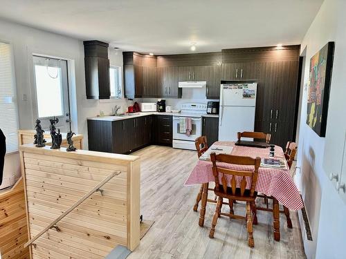 Kitchen - 739 Route 199, Les Îles-De-La-Madeleine, QC - Indoor Photo Showing Kitchen