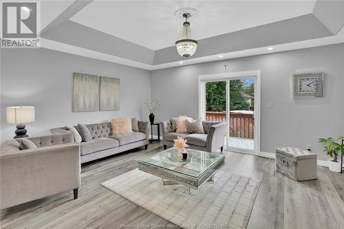 2445 Trappers Avenue, Windsor, ON - Indoor Photo Showing Living Room