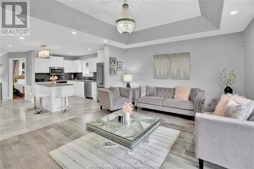 2445 Trappers Avenue, Windsor, ON - Indoor Photo Showing Living Room