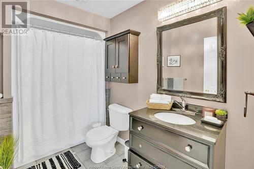 2445 Trappers Avenue, Windsor, ON - Indoor Photo Showing Bathroom