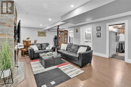 2445 Trappers Avenue, Windsor, ON - Indoor Photo Showing Living Room