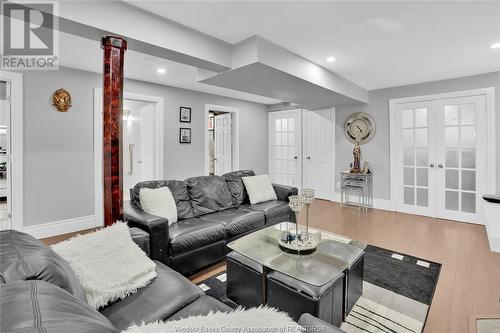 2445 Trappers Avenue, Windsor, ON - Indoor Photo Showing Living Room