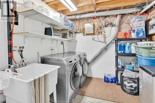 2445 Trappers Avenue, Windsor, ON - Indoor Photo Showing Laundry Room