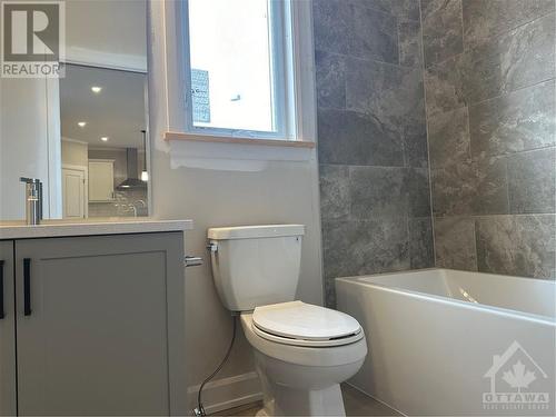 1539 Flanders Road, Brockville, ON - Indoor Photo Showing Bathroom